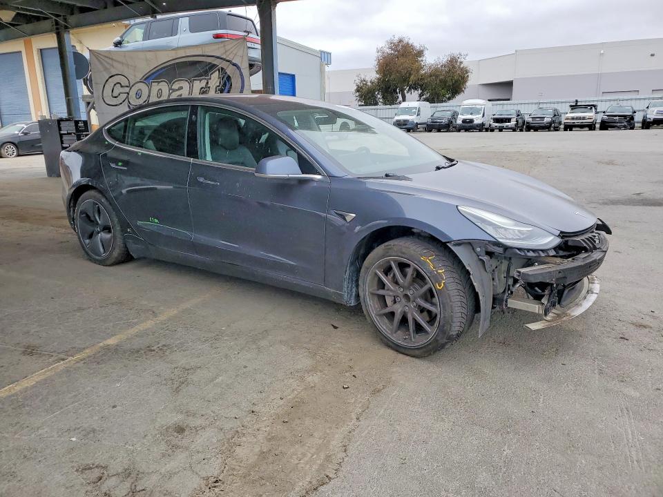 2018 Tesla Model 3 მანქანა იყიდება აუქციონზე, vin: 5YJ3E1EA1JF021853, აუქციონის ნომერი: 62253466