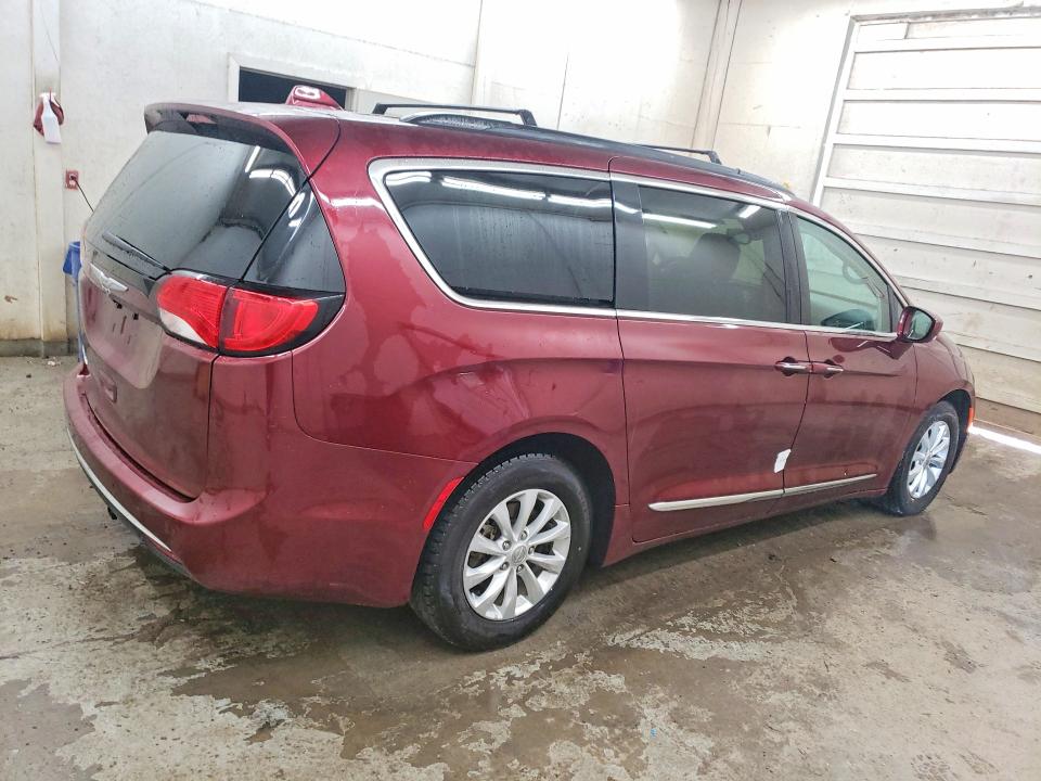 59283196 :رقم المزاد ، 2C4RC1BG2HR720092 vin ، 2017 Chrysler Pacifica مزاد بيع