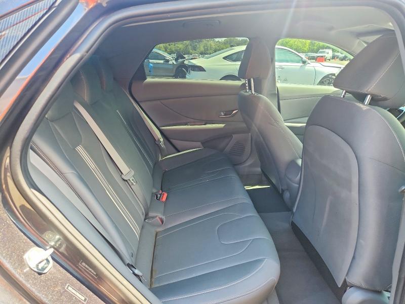 61672766 :رقم المزاد ، 5NPLM4AG9NH082390 vin ، 2022 Hyundai Elantra مزاد بيع