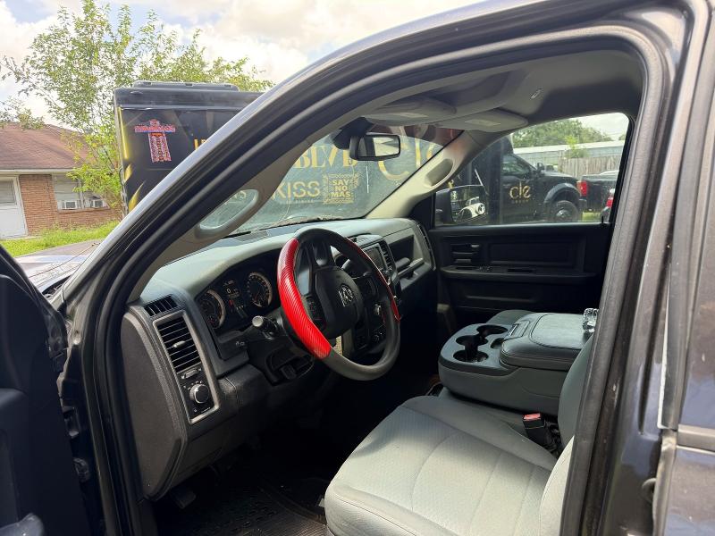 59281986 :رقم المزاد ، 3C6UR4CJ4JG215145 vin ، 2018 Ram 2500 مزاد بيع