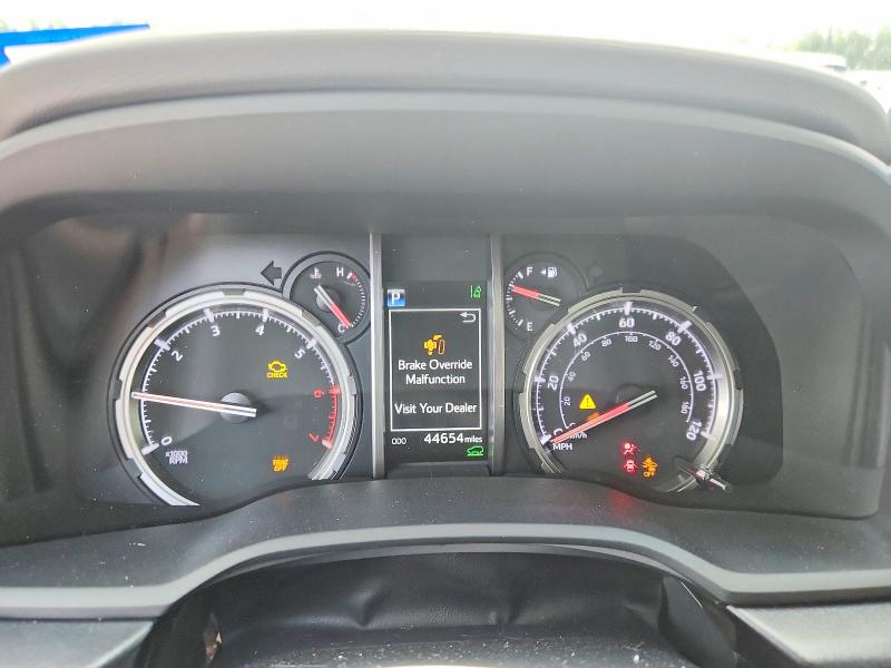62670246 :رقم المزاد ، JTERU5JRXN6044447 vin ، 2022 Toyota 4runner مزاد بيع