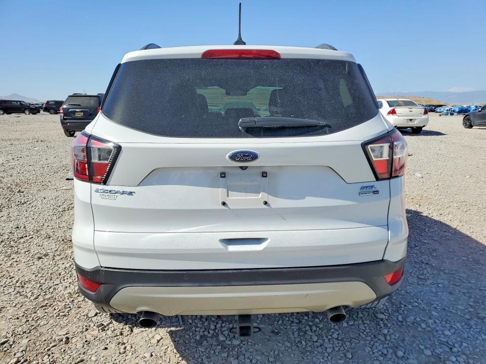 2018 Ford Escape მანქანა იყიდება აუქციონზე, vin: 1FMCU9HD4JUB28406, აუქციონის ნომერი: 60975436