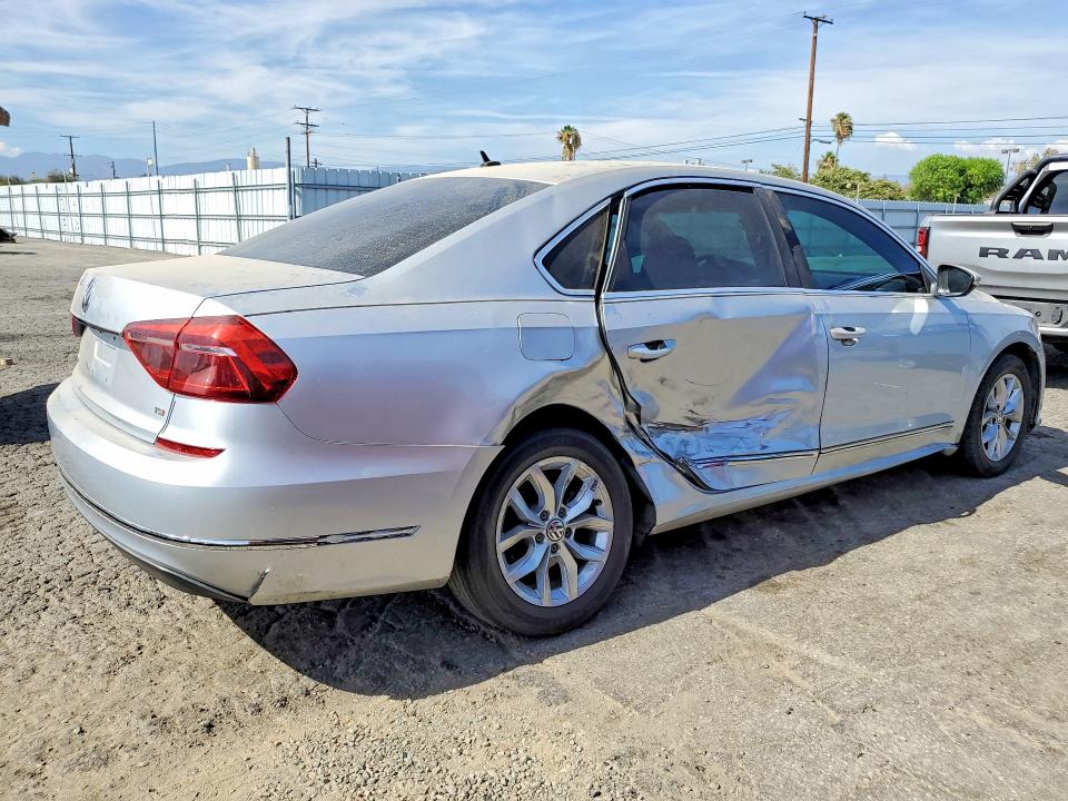 2017 Volkswagen Passat მანქანა იყიდება აუქციონზე, vin: 1VWAT7A34HC045365, აუქციონის ნომერი: 62512496