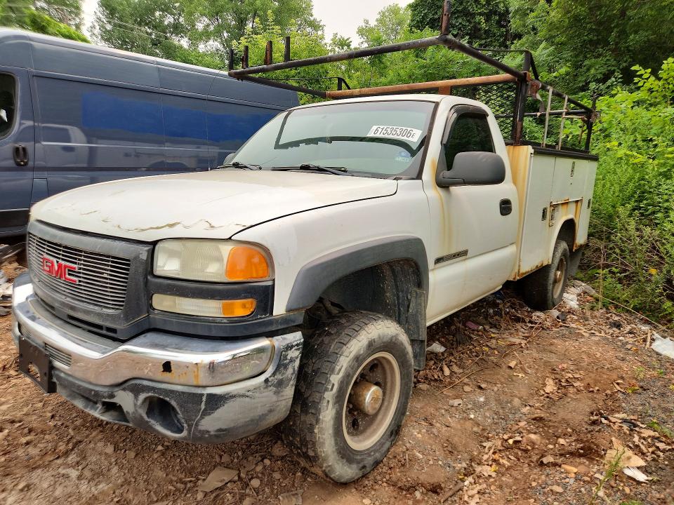 61535306 :رقم المزاد ، 1GTHC24U74E401654 vin ، 2004 Gmc Sierra مزاد بيع