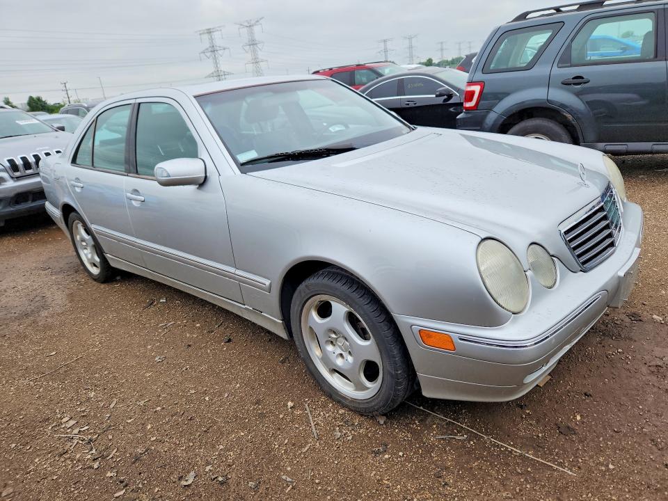 2001 Mercedes-benz E მანქანა იყიდება აუქციონზე, vin: WDBJF83J61X053203, აუქციონის ნომერი: 62960096
