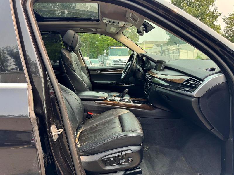 61530526 :رقم المزاد ، 5UXKR6C50F0J77597 vin ، 2015 Bmw X5 مزاد بيع