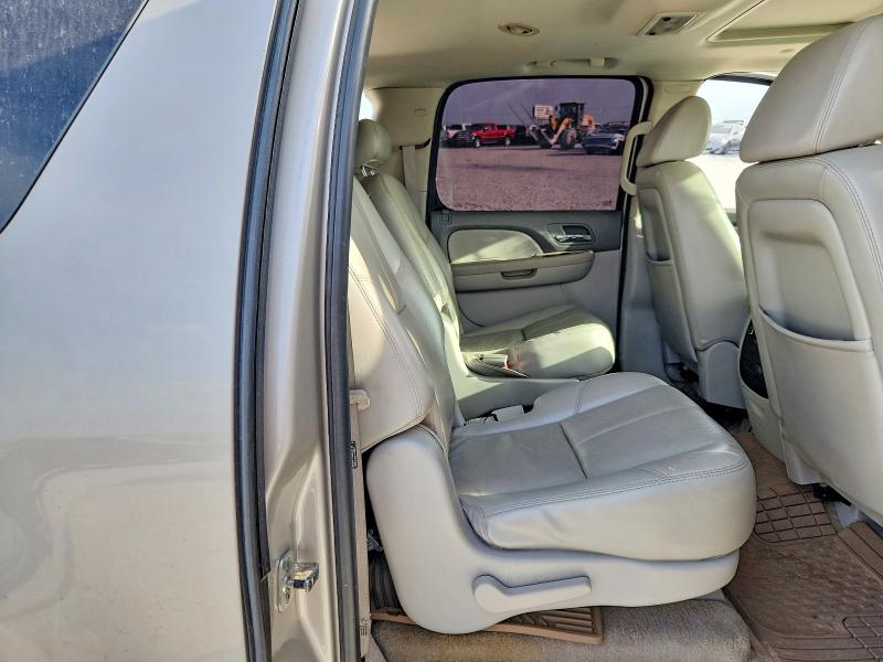 61431496 :رقم المزاد ، 1GNFC16007J237985 vin ، 2007 Chevrolet Suburban مزاد بيع