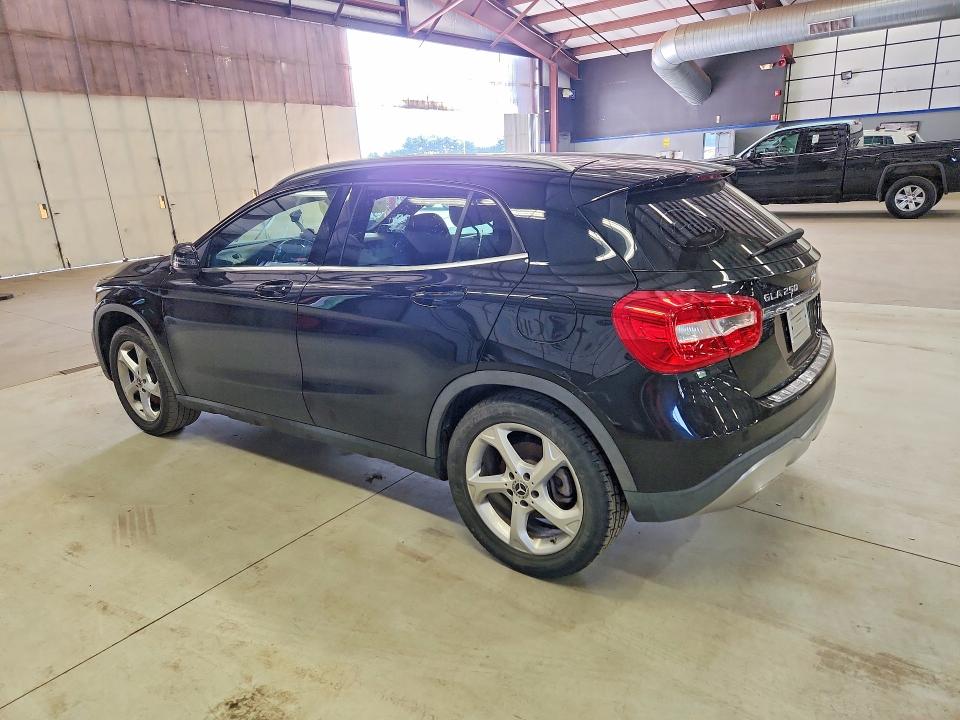 62460696 :رقم المزاد ، W1NTG4EB1LJ702345 vin ، 2020 Mercedes-benz Gla مزاد بيع