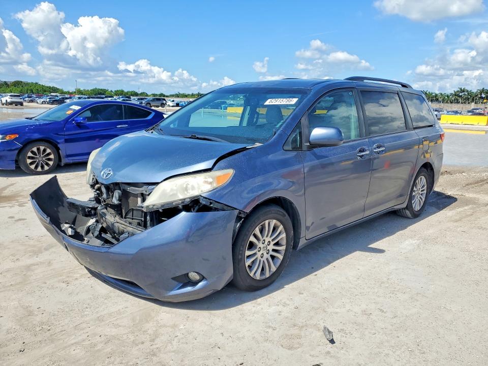 Auction sale of the 2015 Toyota Sienna, vin: 5TDYK3DC6FS549176, lot number: 62915786