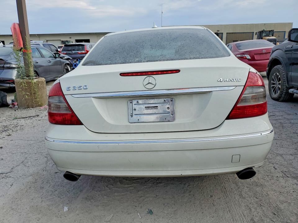 60256466 :رقم المزاد ، WDBUF87X18B307807 vin ، 2008 Mercedes-benz E مزاد بيع
