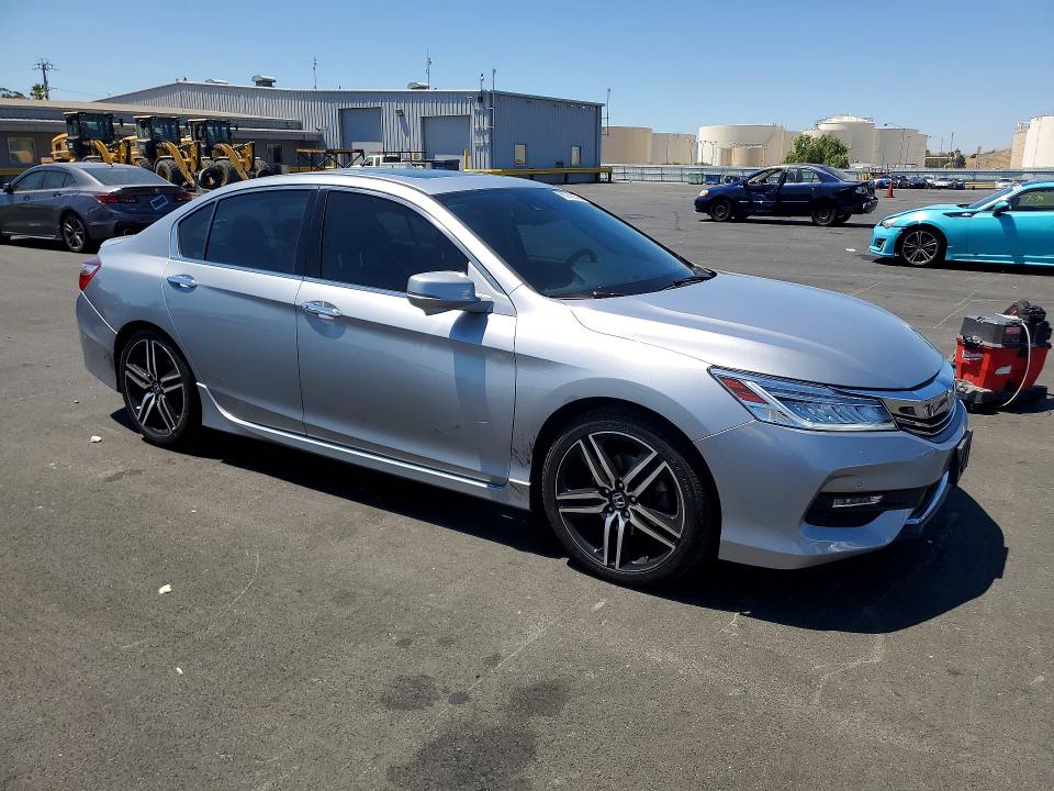 Продаж на аукціоні авто 2017 Honda Accord, vin: 1HGCR3F93HA037495, номер лоту: 63253556