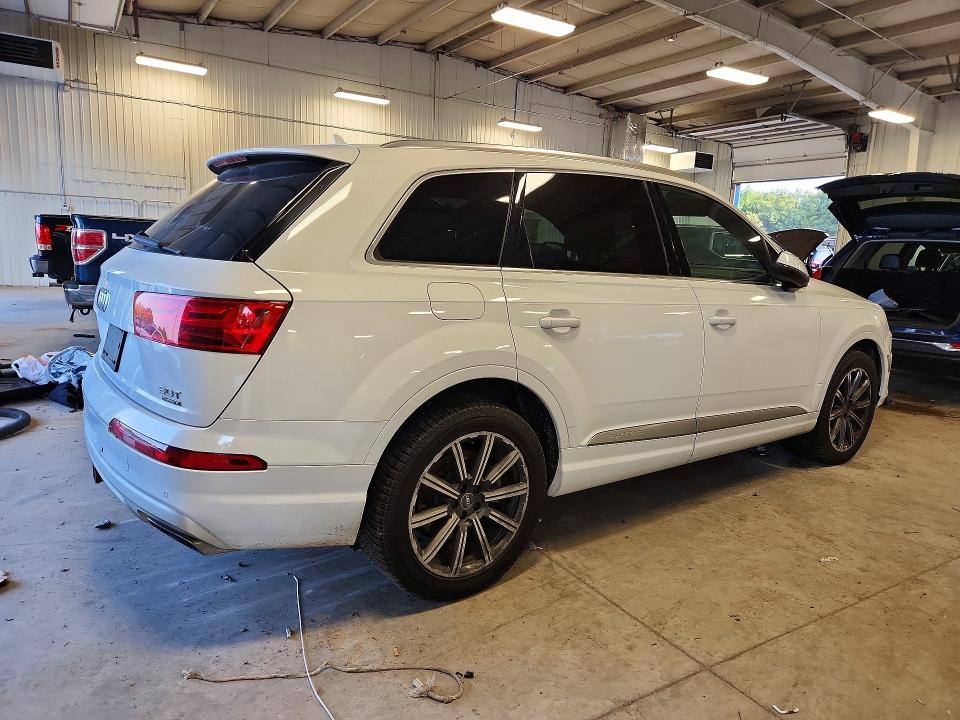 Продаж на аукціоні авто 2017 Audi Q7, vin: WA1LAAF79HD014949, номер лоту: 62119036