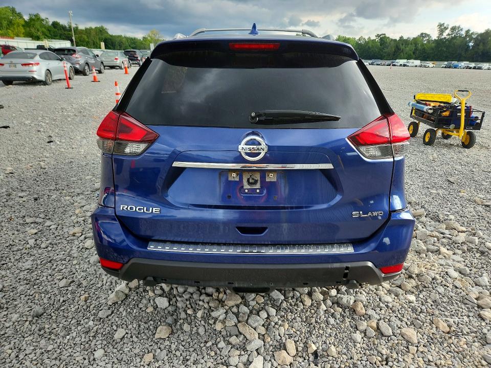 2017 Nissan Rogue მანქანა იყიდება აუქციონზე, vin: JN8AT2MV4HW017362, აუქციონის ნომერი: 62891856