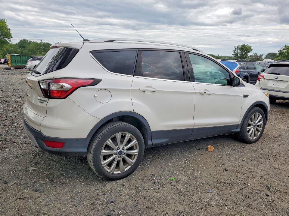 62324686 :رقم المزاد ، 1FMCU9J95HUA74405 vin ، 2017 Ford Escape مزاد بيع