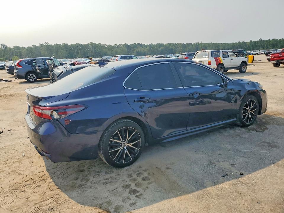 62916426 :رقم المزاد ، 4T1G11AK4NU665867 vin ، 2022 Toyota Camry مزاد بيع
