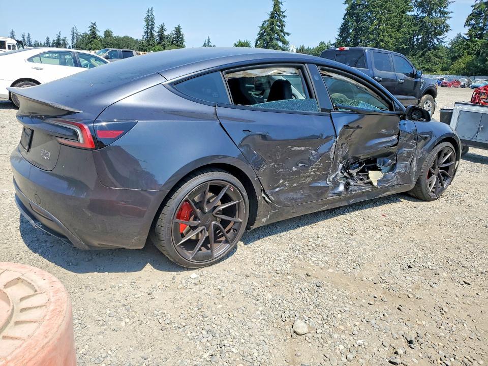 Продажа на аукционе авто 2024 Tesla Model 3, vin: 5YJ3E1ET0RF823615, номер лота: 61070266