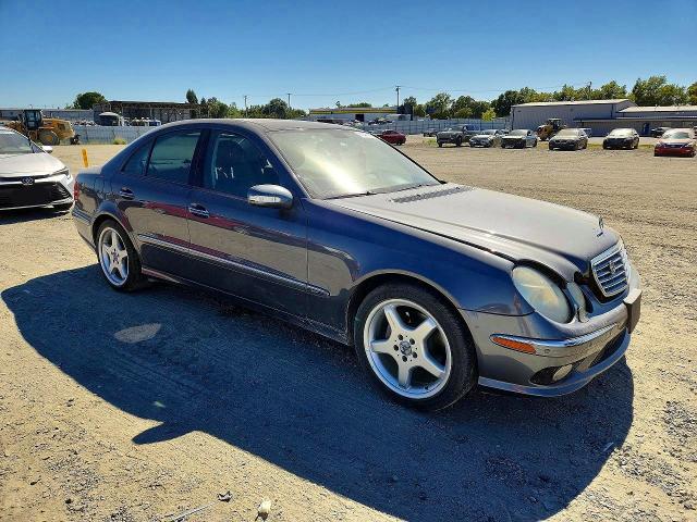 61048196 :رقم المزاد ، WDBUF70J56A832596 vin ، 2006 Mercedes-benz E مزاد بيع