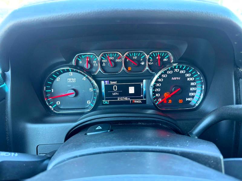 2017 Chevrolet Suburban მანქანა იყიდება აუქციონზე, vin: 1GNSKHKC5HR196718, აუქციონის ნომერი: 62312436