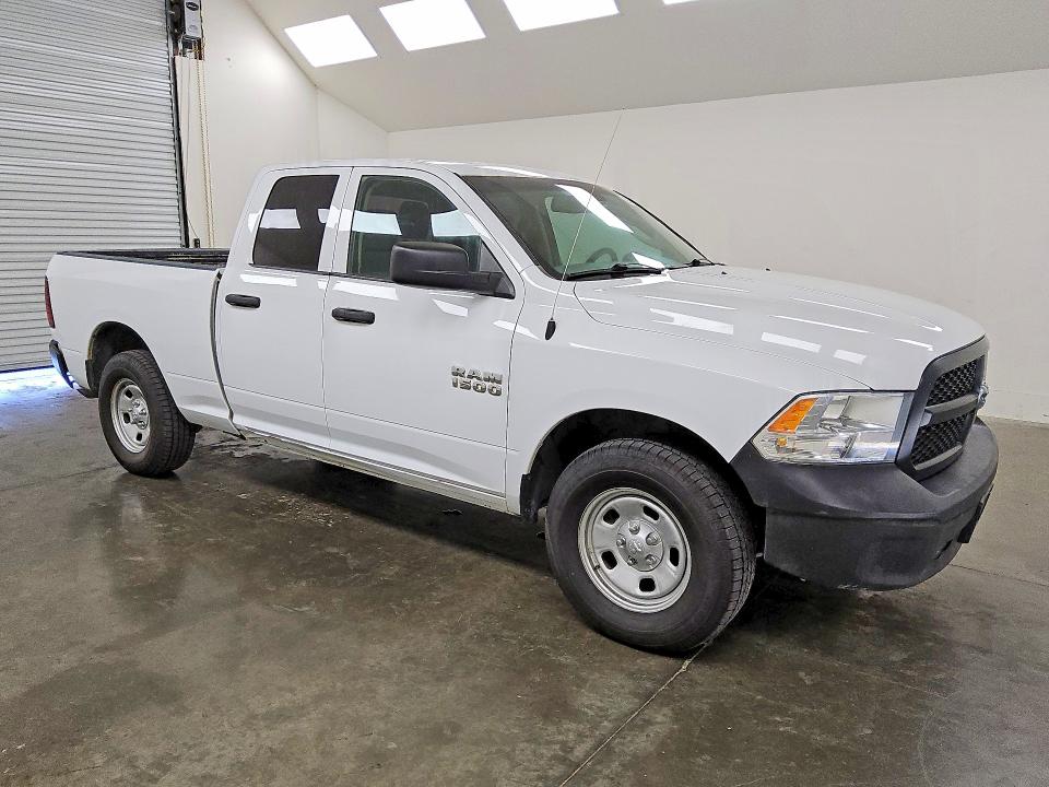 59533666 :رقم المزاد ، 1C6RR7FG1JS303392 vin ، 2018 Ram 1500 مزاد بيع
