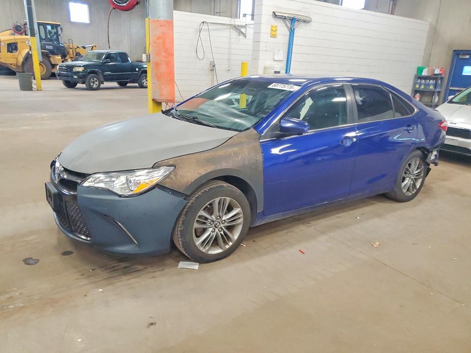60775776 :رقم المزاد ، 4T1BF1FKXGU600013 vin ، 2016 Toyota Camry مزاد بيع