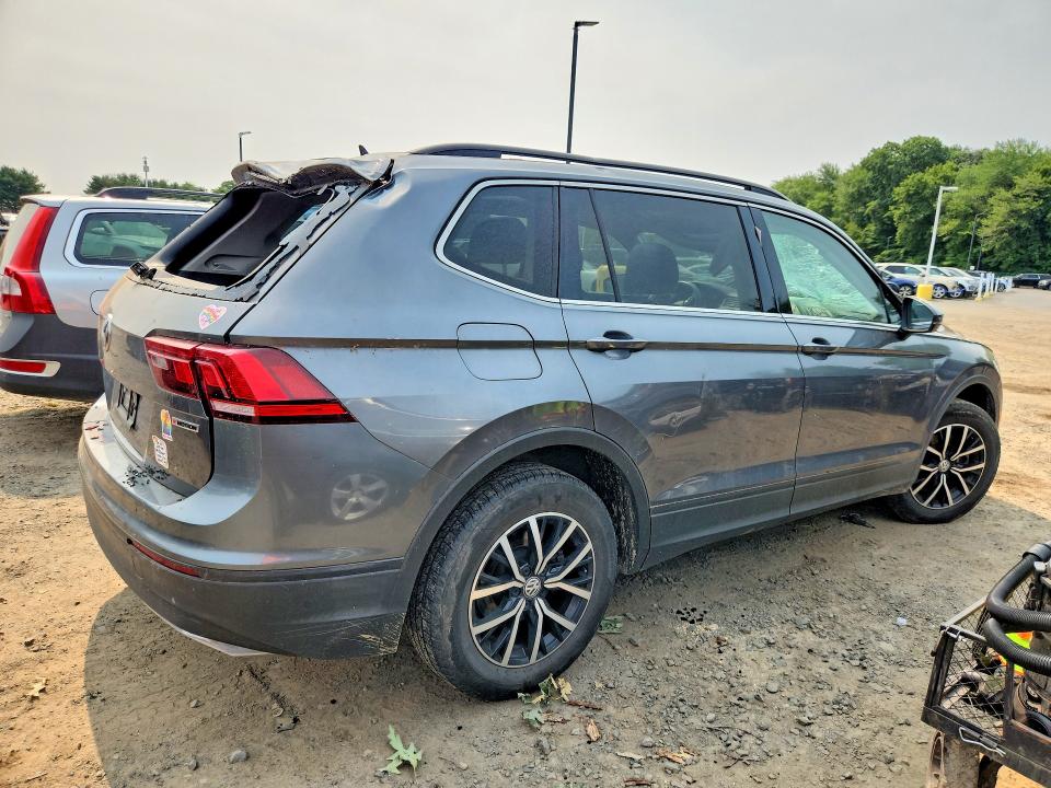 60916056 :رقم المزاد ، 3VV2B7AXXKM076544 vin ، 2019 Volkswagen Tiguan مزاد بيع