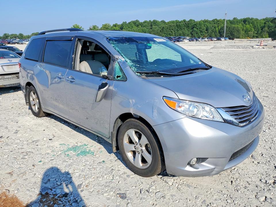 Продажа на аукционе авто 2017 Toyota Sienna, vin: 5TDYZ3DCXHS779737, номер лота: 60072976