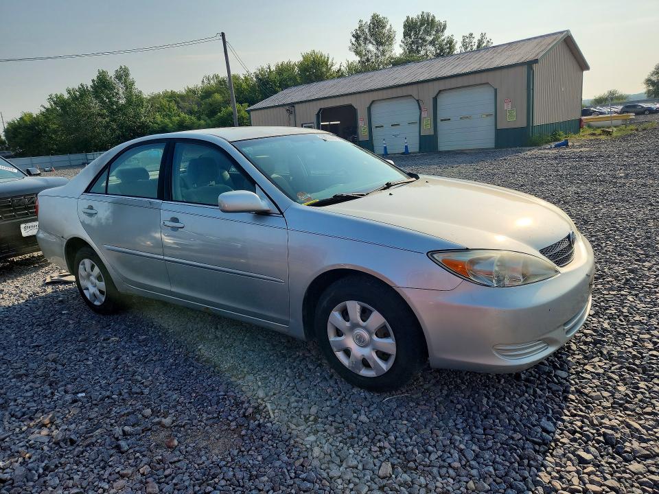 62630046 :رقم المزاد ، 4T1BE32K92U049828 vin ، 2002 Toyota Camry مزاد بيع