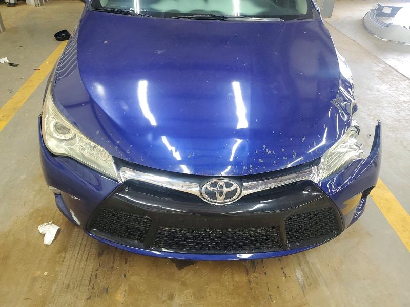61676176 :رقم المزاد ، 4T1BF1FK4FU953037 vin ، 2015 Toyota Camry مزاد بيع