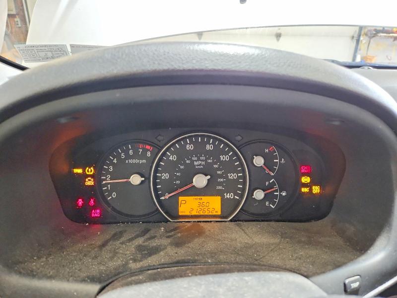 60115896 :رقم المزاد ، KNAFG526487133591 vin ، 2008 Kia Rondo مزاد بيع