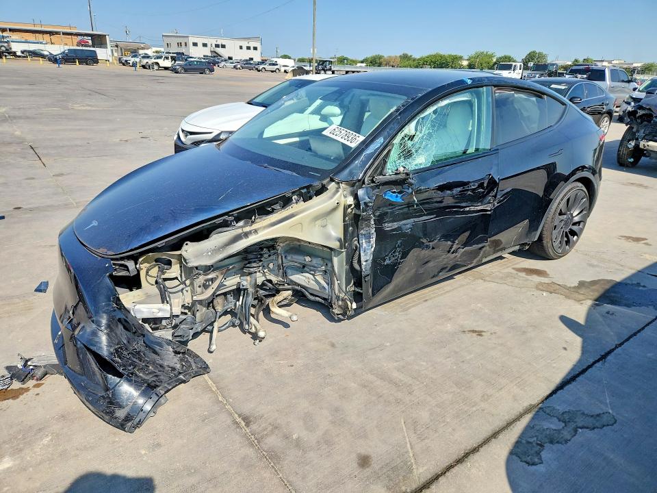 62578936 :رقم المزاد ، 7SAYGDEF0PF670116 vin ، 2023 Tesla Model Y مزاد بيع