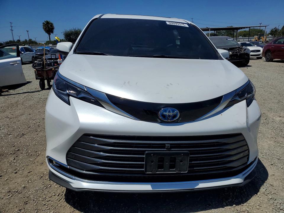 60695576 :رقم المزاد ، 5TDESKFC4SS200487 vin ، 2025 Toyota Sienna مزاد بيع