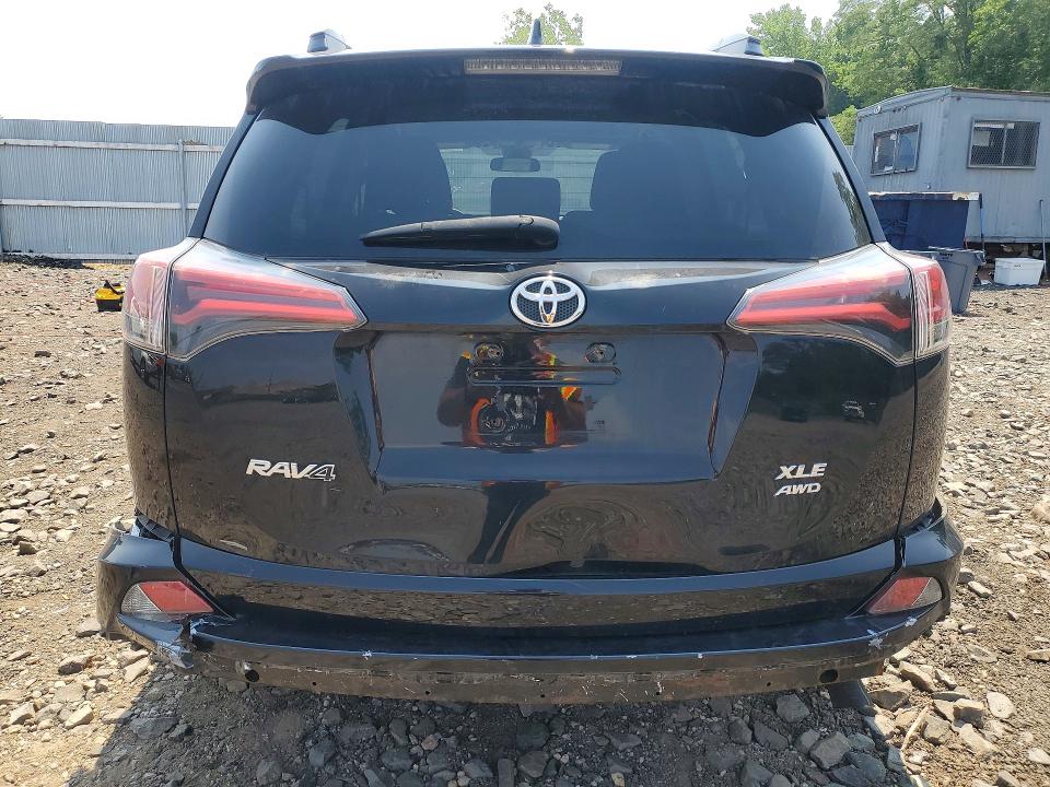 61013266 :رقم المزاد ، 2T3RFREV4JW782203 vin ، 2018 Toyota Rav4 مزاد بيع
