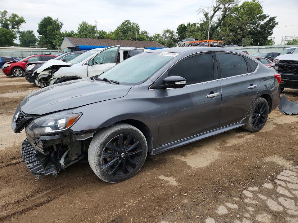 62107556 :رقم المزاد ، 3N1AB7AP6JY237153 vin ، 2018 Nissan Sentra مزاد بيع