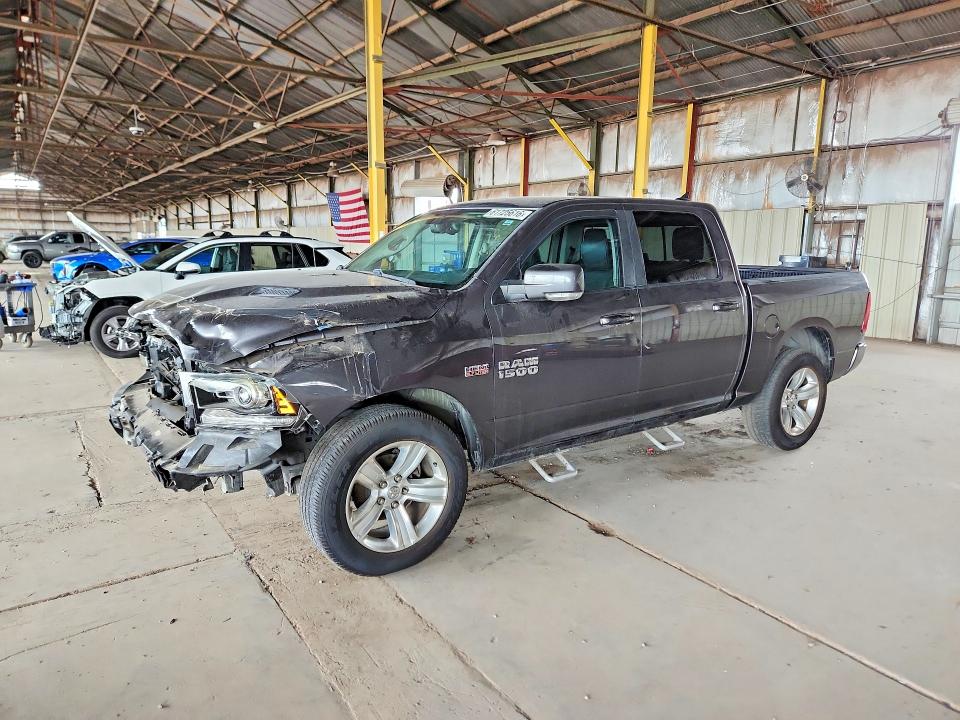 61725616 :رقم المزاد ، 1C6RR7MT1FS612402 vin ، 2015 Ram 1500 مزاد بيع