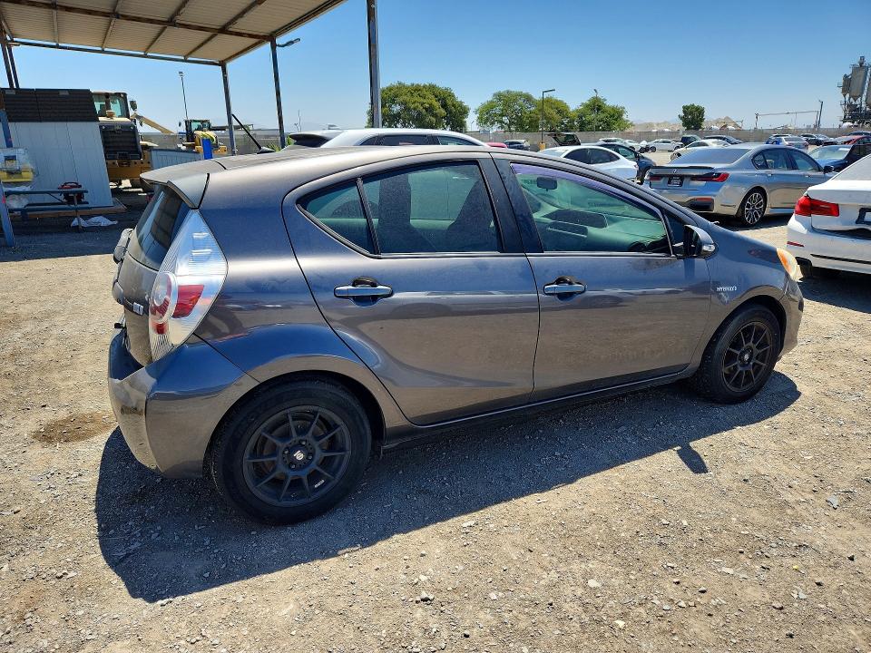 2014 Toyota Prius C მანქანა იყიდება აუქციონზე, vin: JTDKDTB3XE1084092, აუქციონის ნომერი: 63229636