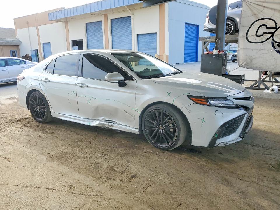 Продажа на аукционе авто 2021 Toyota Camry, vin: 4T1K61AKXMU609135, номер лота: 62522826