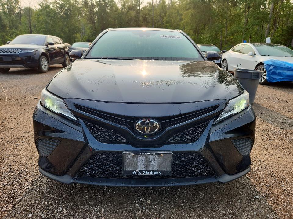 60155876 :رقم المزاد ، 4T1B11HK6KU227556 vin ، 2019 Toyota Camry مزاد بيع