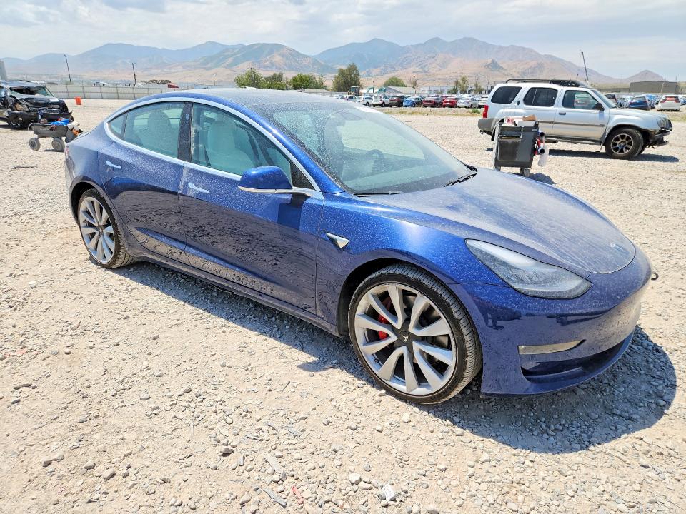 Продажа на аукционе авто 2019 Tesla Model 3, vin: 5YJ3E1EB6KF231701, номер лота: 61611756