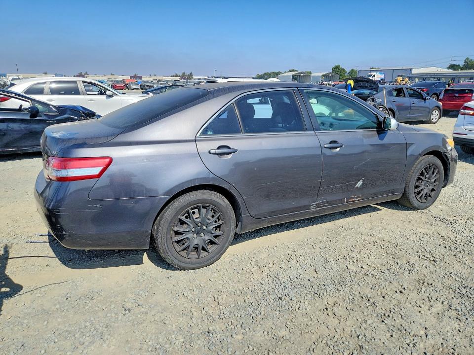60254516 :رقم المزاد ، 4T4BF3EK6BR132874 vin ، 2011 Toyota Camry مزاد بيع