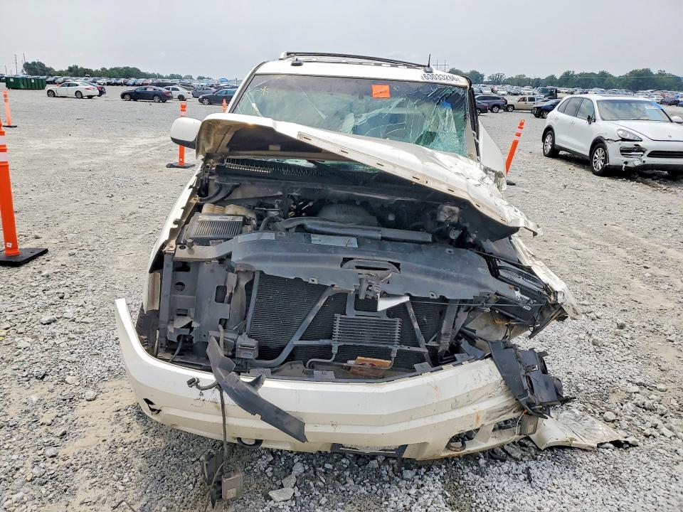 63033266 :رقم المزاد ، 1GYEC63T93R284518 vin ، 2003 Cadillac Escalade مزاد بيع