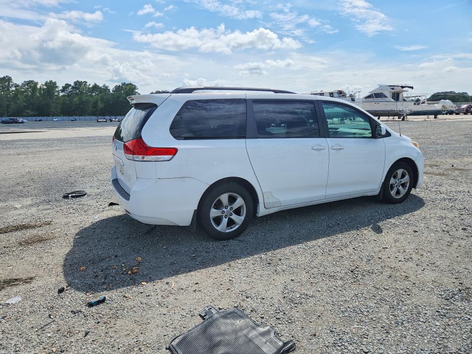 61245976 :رقم المزاد ، 5TDKK3DC0CS210821 vin ، 2012 Toyota Sienna مزاد بيع