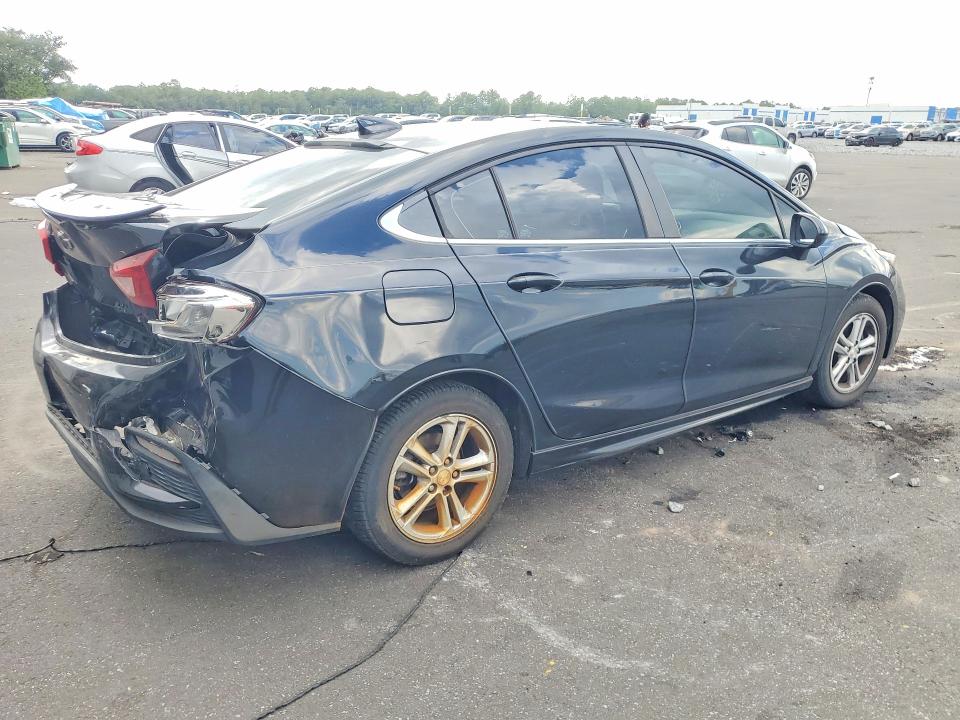 Продаж на аукціоні авто 2018 Chevrolet Cruze, vin: 1G1BE5SM7J7130186, номер лоту: 61332976