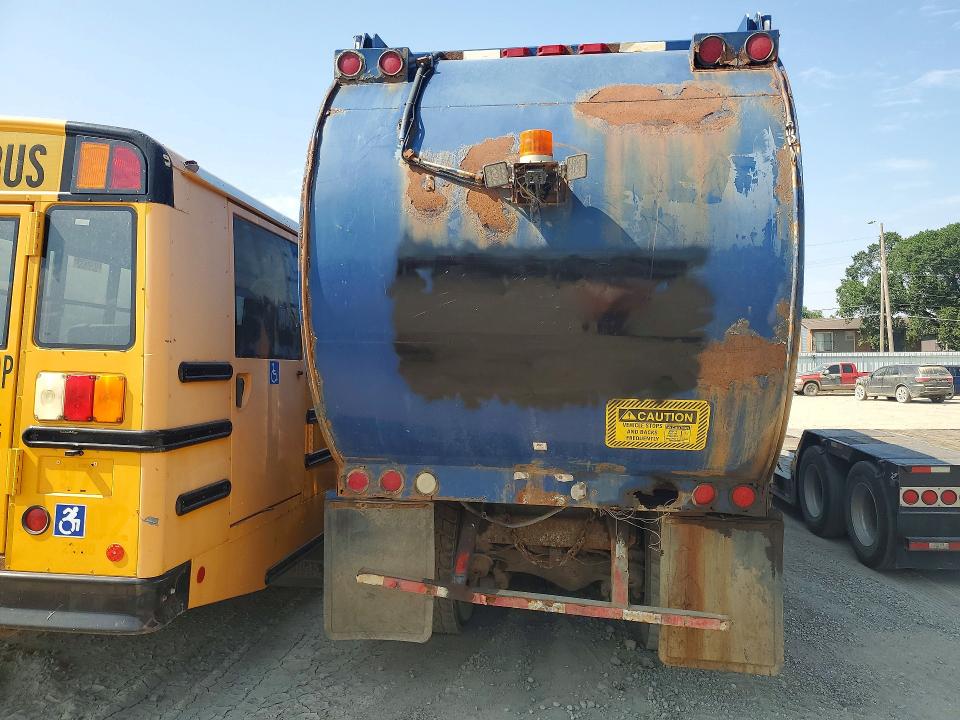 61314986 :رقم المزاد ، 1M2K195C53M021917 vin ، 2003 Mack 600 مزاد بيع