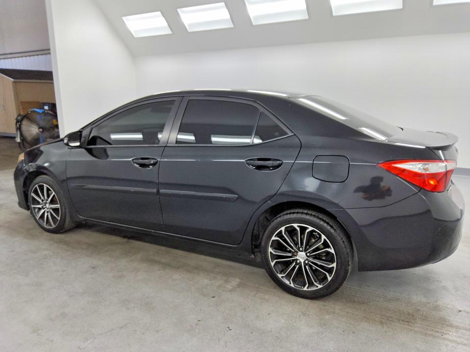62240736 :رقم المزاد ، 5YFBURHE3GP437573 vin ، 2016 Toyota Corolla مزاد بيع