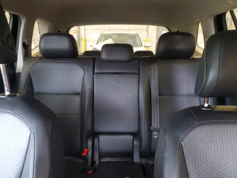 Продажа на аукционе авто 2018 Volkswagen Tiguan, vin: 3VV3B7AX7JM106568, номер лота: 61582416