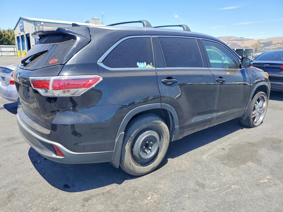 2015 Toyota Highlander მანქანა იყიდება აუქციონზე, vin: 5TDJKRFH4FS097368, აუქციონის ნომერი: 62654576