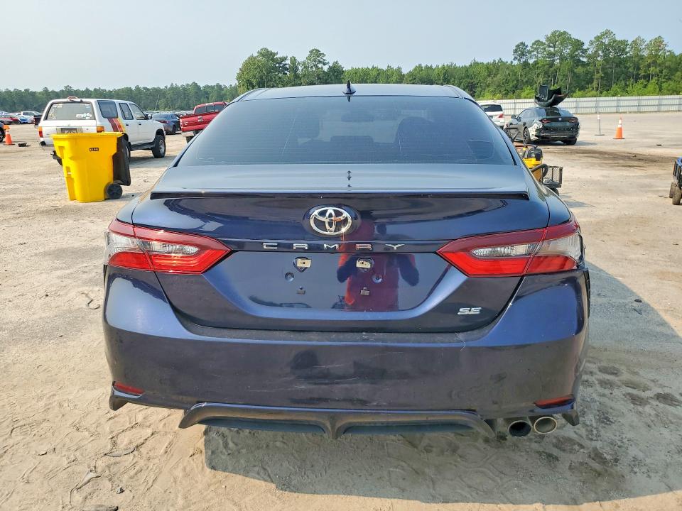 62916426 :رقم المزاد ، 4T1G11AK4NU665867 vin ، 2022 Toyota Camry مزاد بيع