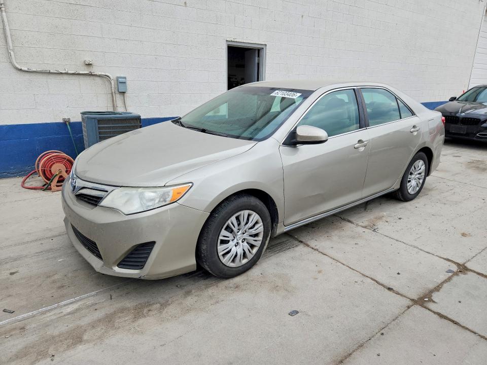 62103406 :رقم المزاد ، 4T4BF1FK4DR336613 vin ، 2013 Toyota Camry مزاد بيع