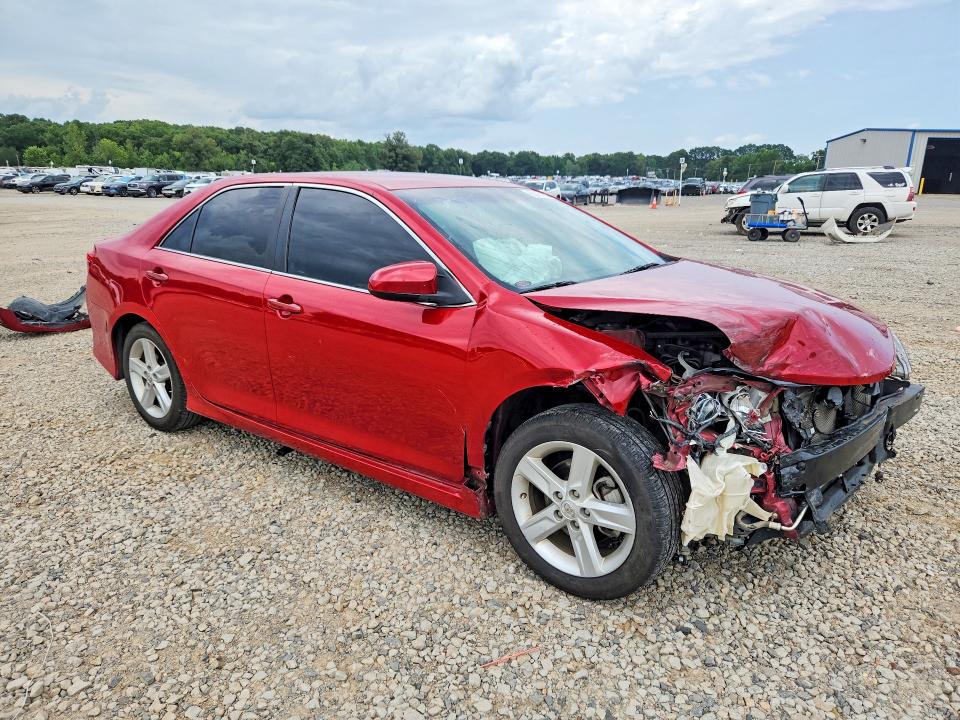 60661936 :رقم المزاد ، 4T1BF1FK3EU768007 vin ، 2014 Toyota Camry مزاد بيع