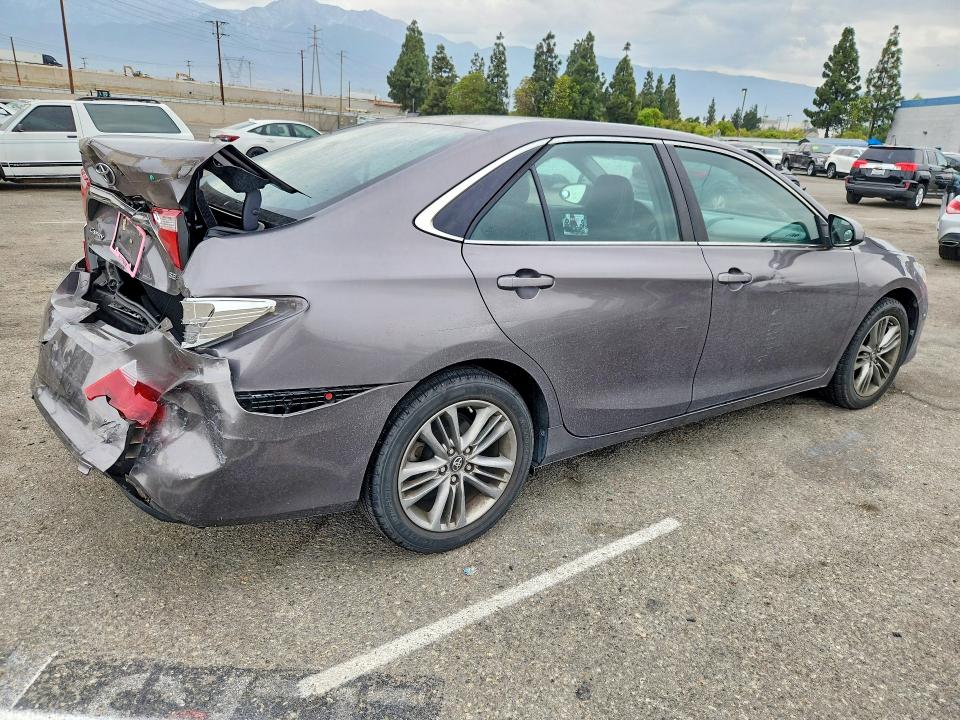 60837716 :رقم المزاد ، 4T1BF1FK9GU595161 vin ، 2016 Toyota Camry مزاد بيع